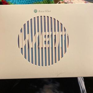 Base blue dry and wet facial cleansing wipes